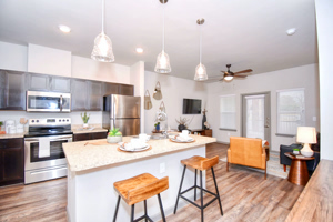 Crest-at-Illinois 02